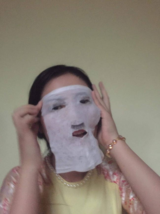 Tưởng vớ món hời khi mua gel lột mụn được tặng mặt nạ, cô nàng khiến dân mạng cười bò khi đem ra sử dụng-3