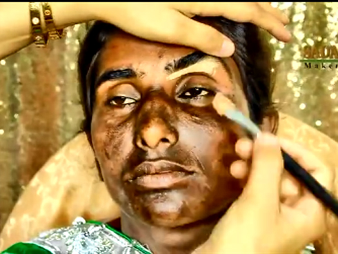 Làm thợ make up mà không tìm được mẫu, cô gái lôi anh hàng xóm ra thử nào ngờ đại bàng có ngày hóa thiên nga”!-4