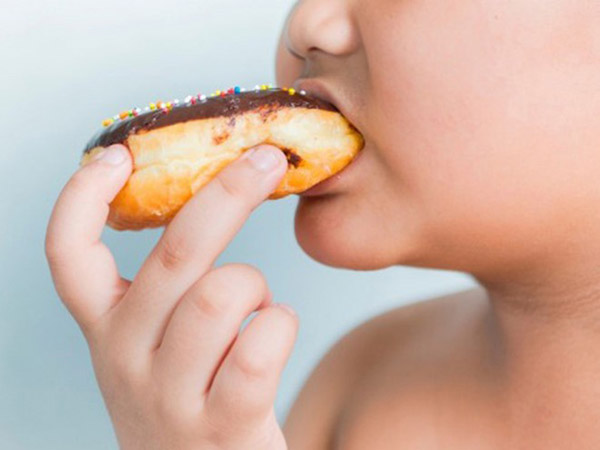 Trẻ mắc tiểu đường tăng cao, nhiều bé phải tiêm hàng ngày: Dấu hiệu cần đưa trẻ đi khám-1