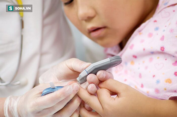 Trẻ mắc tiểu đường tăng cao, nhiều bé phải tiêm hàng ngày: Dấu hiệu cần đưa trẻ đi khám-2