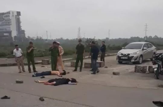 Nam thanh niên đâm cô gái trẻ hàng chục nhát rồi tự sát, nghi do mâu thuẫn yêu đương-1