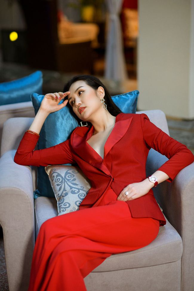 Là mẹ 2 con: Vợ Tuấn Hưng, Huyền Baby vẫn mê váy áo không nội y-3