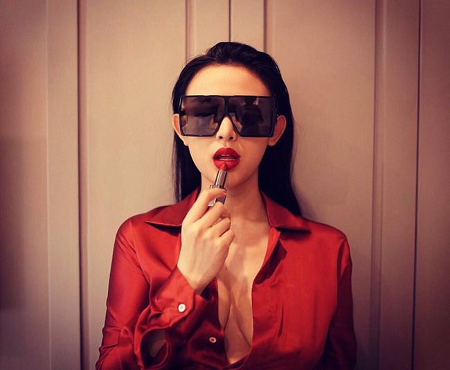 Là mẹ 2 con: Vợ Tuấn Hưng, Huyền Baby vẫn mê váy áo không nội y-14