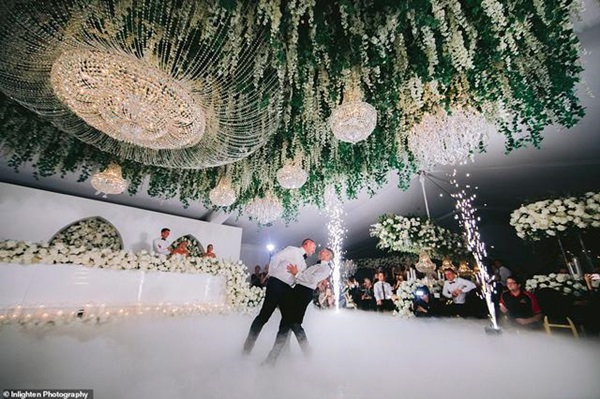 Siêu đám cưới 23 tỷ toàn kim cương và pha lê, danh tính cô dâu chú rể càng bất ngờ-7