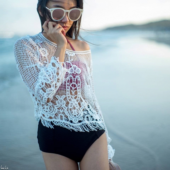 Tiêu Châu Như Quỳnh rắc thính với loạt hình táo bạo trong ngày Cá tháng 4-2