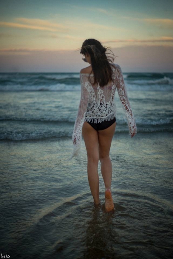 Tiêu Châu Như Quỳnh rắc thính với loạt hình táo bạo trong ngày Cá tháng 4-8