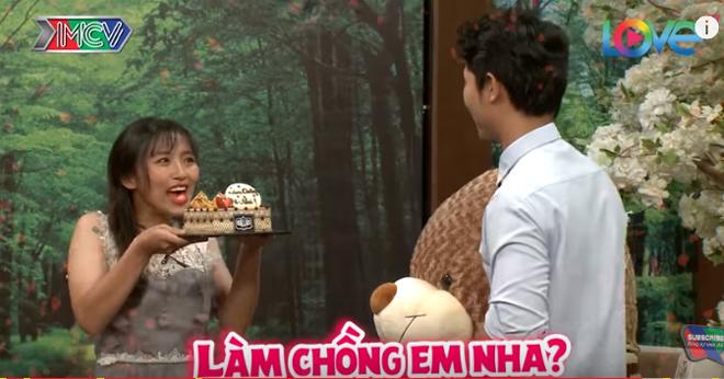 Lén lút dẫn bạn trai về nhà qua đêm, cô gái nhận cái kết bất ngờ-7