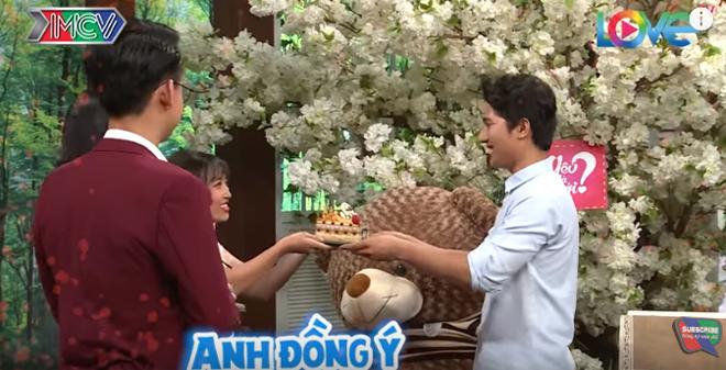 Lén lút dẫn bạn trai về nhà qua đêm, cô gái nhận cái kết bất ngờ-8