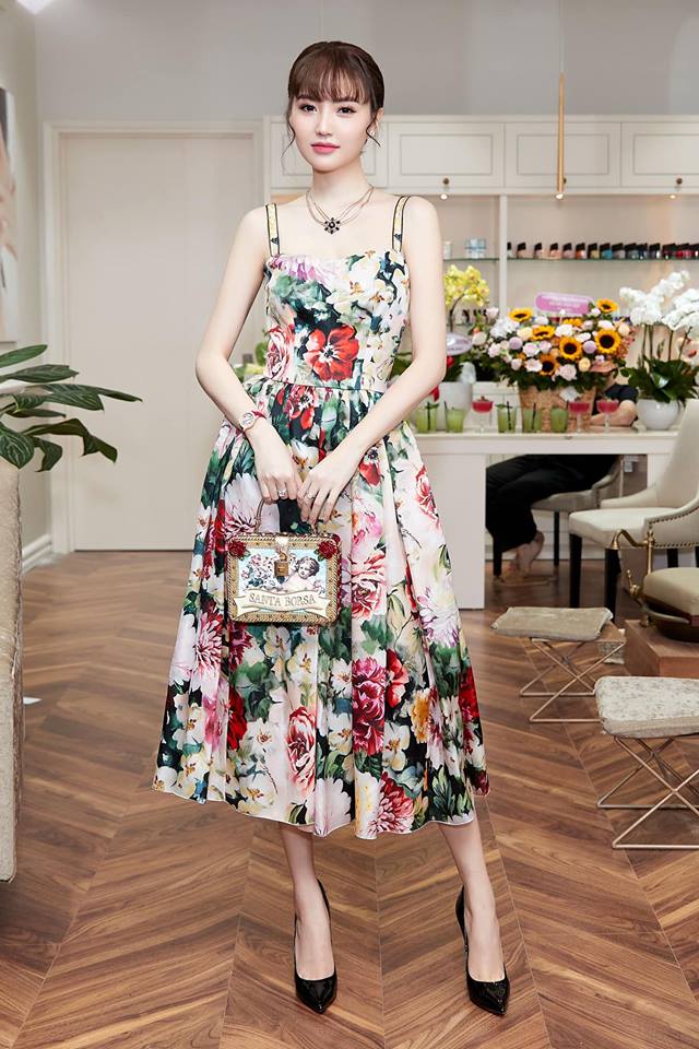 Mỹ nữ Vũng Tàu đi xe 70 tỷ được đại gia tặng liên tiếp 6 tỷ đồng tiền đồ hiệu-2