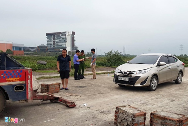 Nữ nhân viên ngân hàng giằng co với người yêu trên ôtô trước khi chết-1