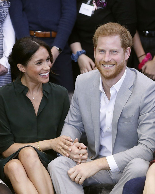 Bỏ ngoài tai lời cảnh báo của các chuyên gia, người hâm mộ, Hoàng tử Harry vẫn say mê Meghan như điếu đổ vì lý do không ngờ này-2
