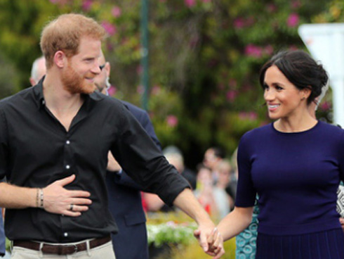 Người dùng mạng choáng váng khi bà bầu Meghan bị ví như tù nhân trong gia đình hoàng gia và sẽ hối hận khi kết hôn với Hoàng tử Harry vì lý do này-2