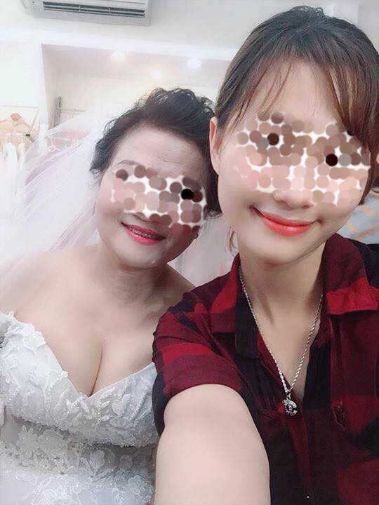 Cô dâu cao tuổi mặc váy cưới đi tìm hạnh phúc muộn khiến dân mạng xôn xao, nhưng đa phần mải soi vòng 1-3