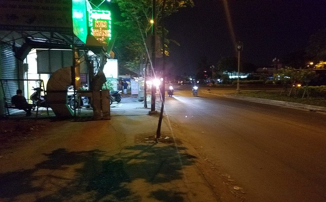 Ly kỳ nghi can cướp tiệm vàng bị bắt sau khi núp dưới kênh trốn suốt 10 giờ ở Sài Gòn-2