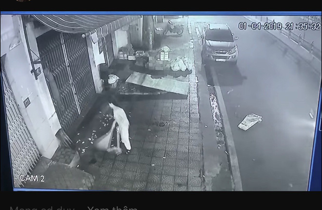 Bức xúc hàng xóm thường quét rác sang nhà, cô gái tung clip nhờ dân mạng mách nước-2
