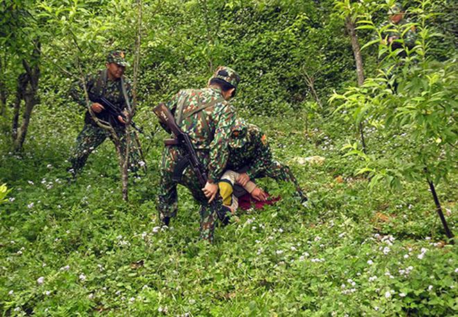 Tiếng kêu thất thanh của cô gái ven đường và bí mật động trời phía sau-1