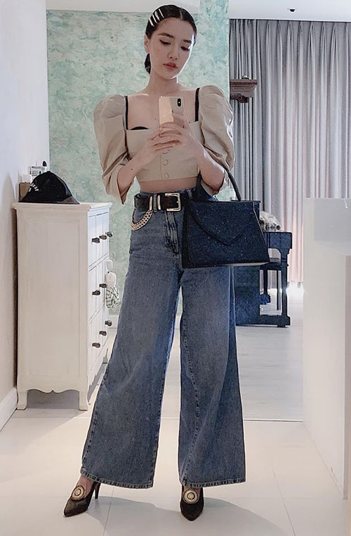 Bích Phương cố tình mặc áo cổ rộng lộ nội y: Áo ngực cũng chỉ là áo thôi mà!-2