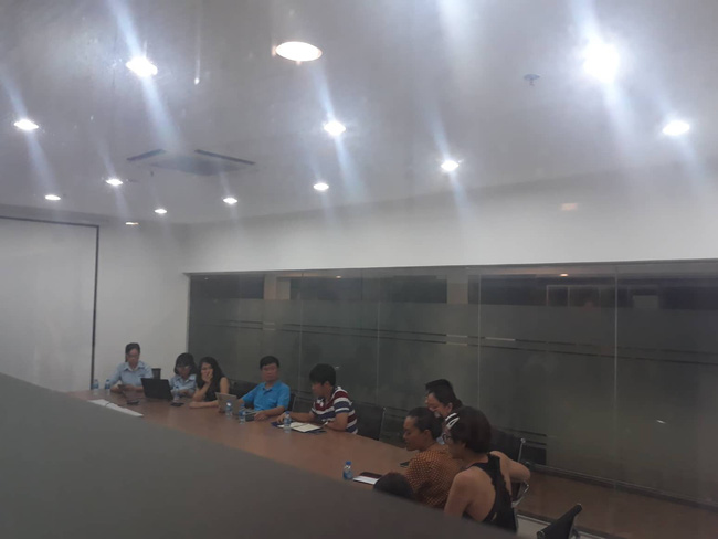 Gã biến thái sàm sỡ, cưỡng hôn bé gái trong thang máy không phải là cư dân chung cư-4