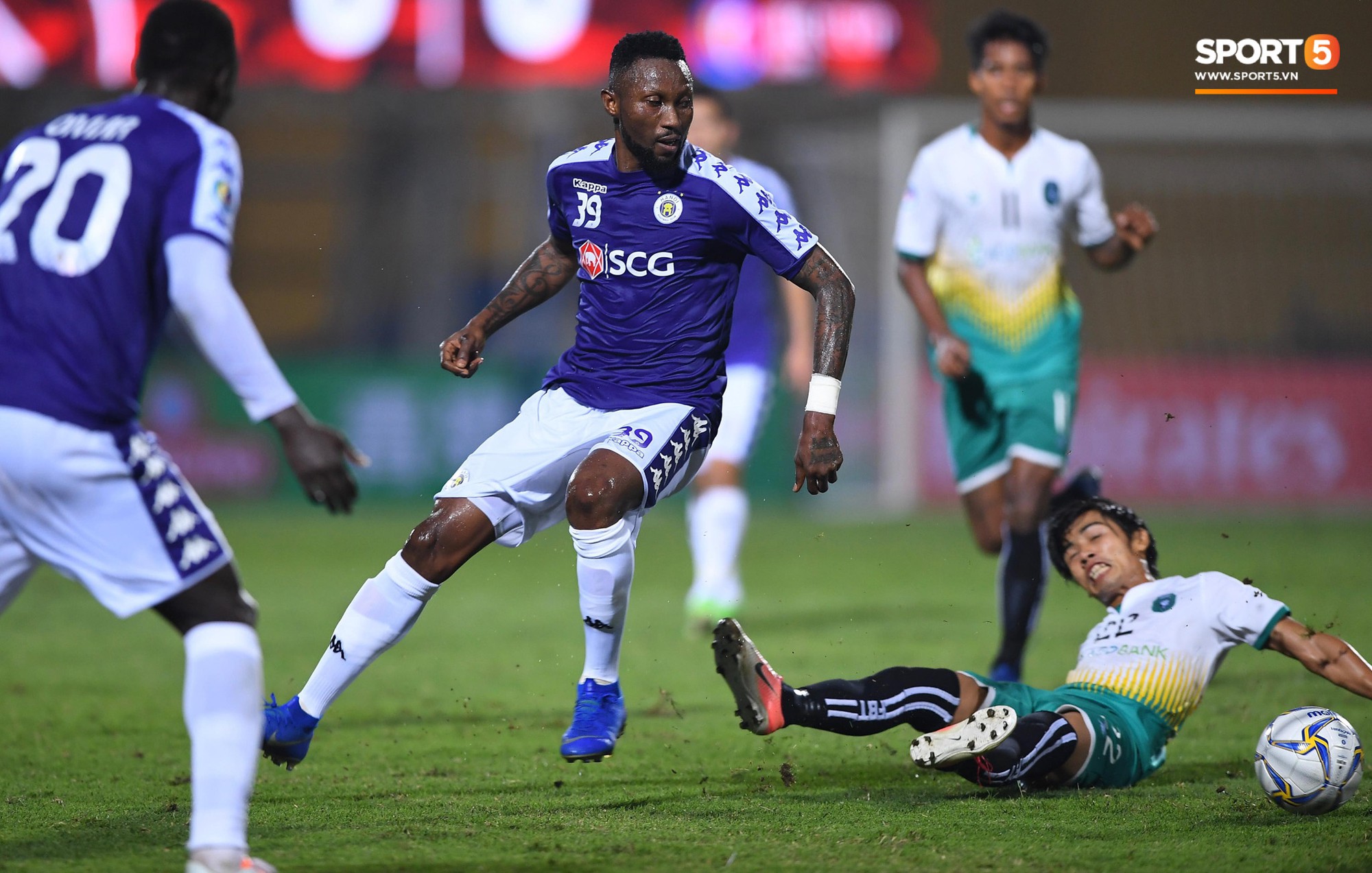 HLV Park Hang Seo, thủ môn Tiến Dũng phản ứng đầy cảm xúc khi Hà Nội FC thua ở AFC Cup 2019-9