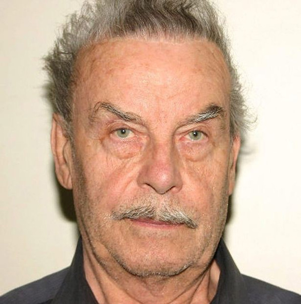 Câu chuyện ám ảnh về cuộc đời cô gái bị cha ruột giam cầm dưới tầng hầm trong chính nhà mình suốt 24 năm, hãm hiếp 3000 lần không ai hay biết-7