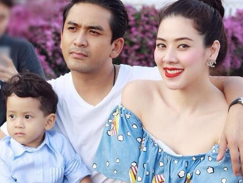 Biết rõ chồng ăn vụng có con riêng 3 tuổi, vợ giả vờ làm ngơ, 4 năm sau mới 