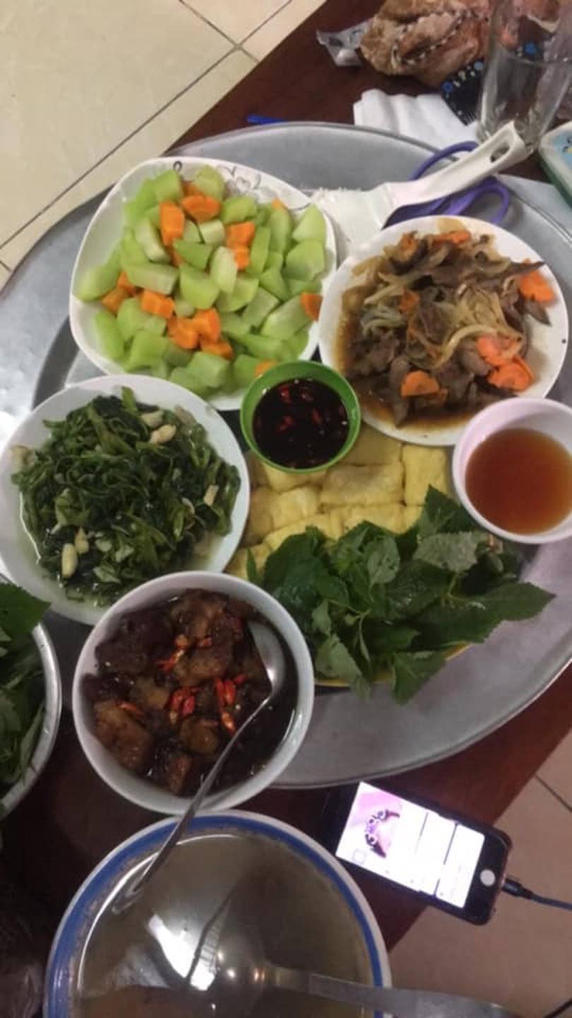 Nàng dâu trẻ được khen khéo nấu cơm đãi khách với 100k, chị em đồng loạt chỉ ra điều sơ suất-2