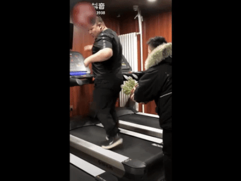 Video: Người phụ nữ chết lõa thể trong nhà, nghi do dùng thuốc giảm cân trôi nổi-1