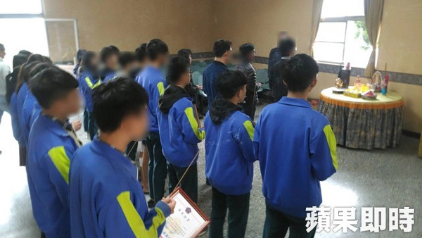 Sinh nhật đẫm máu của thiếu niên 15 tuổi: Nhảy lầu tự tử sau khi cãi nhau với bố, nghe lý do ai cũng cảm thấy vừa thương vừa giận-2