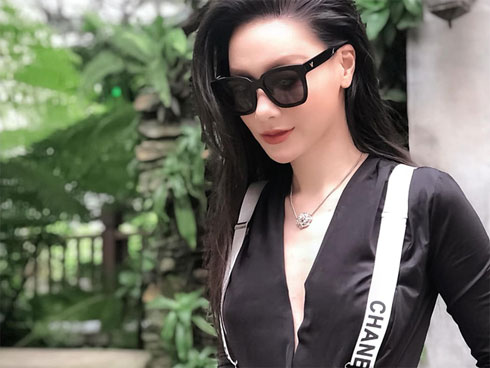 Không chỉ đôi mắt màu xám, MC Minh Hà từng nhiều lần khiến dân mạng sợ hết hồn vì nhan sắc lạ sau chỉnh ảnh-8