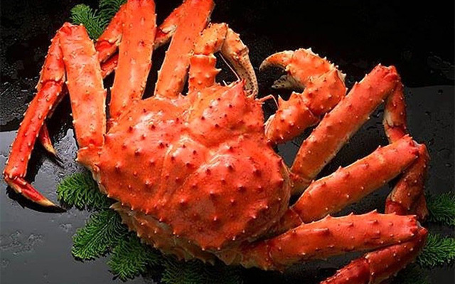 Cua hoàng đế Alaska bán nguyên con tràn lan ở Việt Nam rẻ như ở Mỹ-2