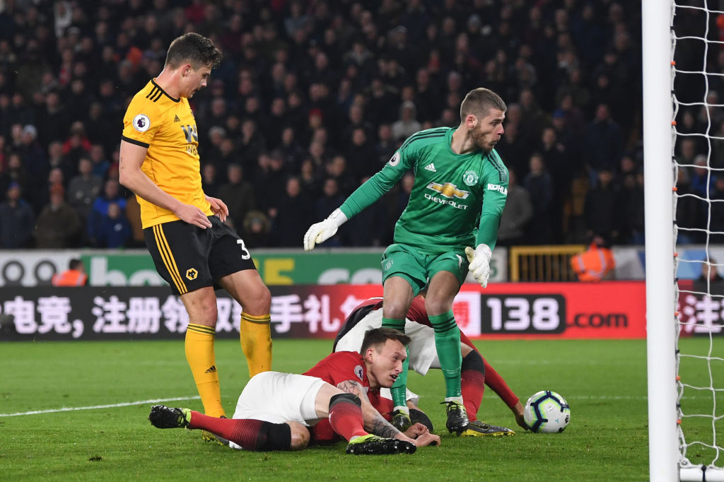 MU thêm một lần ôm hận trước Bầy sói bởi những sai lầm cá nhân-9