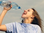 8 lợi ích không ngờ của việc uống nước khi đói-4
