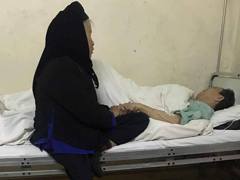 Hai mẹ con lang thang trên vỉa hè giữa đêm và hình ảnh ai ngang qua cũng nghẹn ngào-3