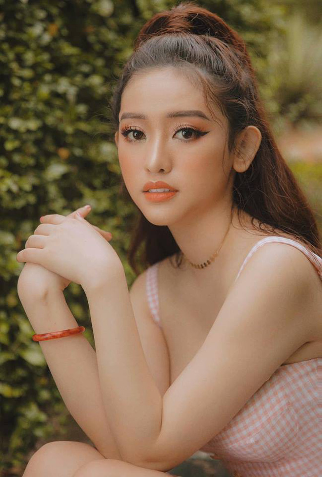 Thúy Vi khoe được khen ngũ quan hài hòa, anti-fan bật lại ngay: Mặt sửa hết rồi mà?-4