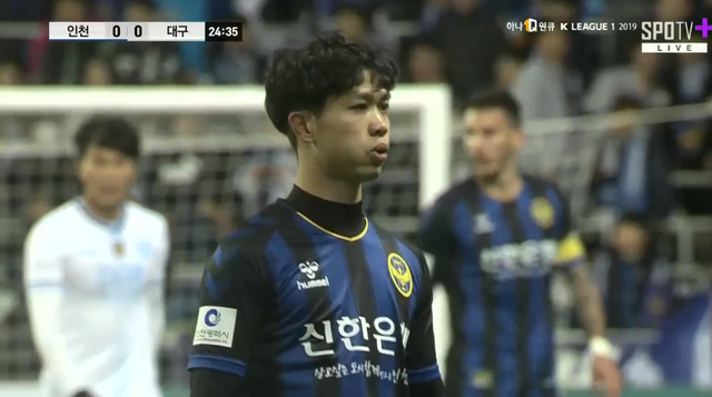 HLV Incheon United nói gì về Công Phượng khi lần đầu đá chính?-1