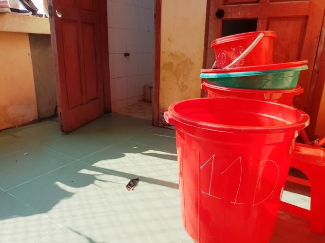 Hé lộ thông tin bất ngờ vụ nữ sinh 17 tuổi tự sinh con rồi giấu ở nhà vệ sinh-2