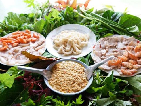 Đặc sản làm từ 60 loại lá 
