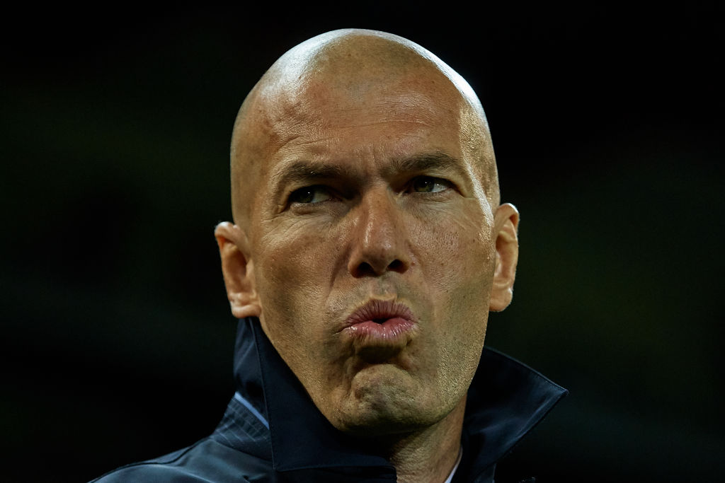 Zidane nhận thất bại đầu tiên ở nhiệm kỳ 2 khi Real Madrid thua bạc nhược Valencia-9