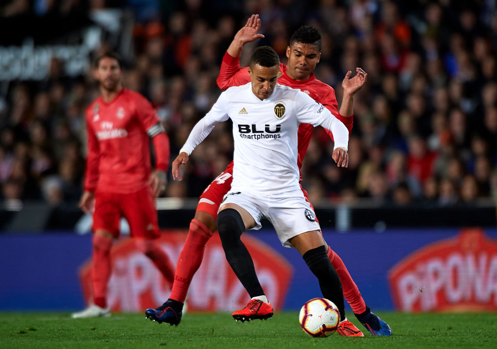 Zidane nhận thất bại đầu tiên ở nhiệm kỳ 2 khi Real Madrid thua bạc nhược Valencia-2