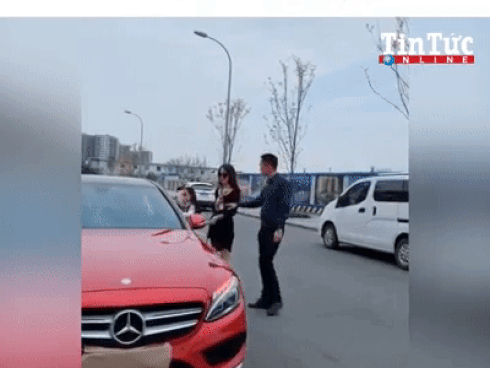 Ruồng rẫy vợ bầu, ông chồng choáng váng khi gặp lại sau nhiều năm