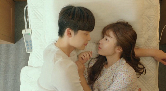 Trước đêm ly hôn, vợ cầu xin chồng hãy ngủ chung 1 giường, lời thủ thỉ của cô khi ấy khiến anh rơi nước mắt-2