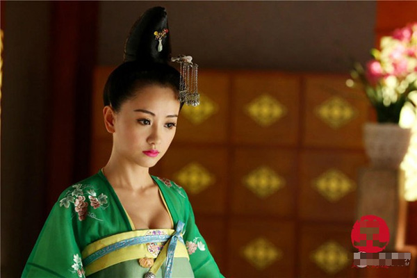 Bí kíp phòng the tuyệt đỉnh của 2 vị mỹ nhân mắc khuyết điểm cực lớn nhưng vẫn được vua sủng ái dù ở tuổi tứ tuần-1