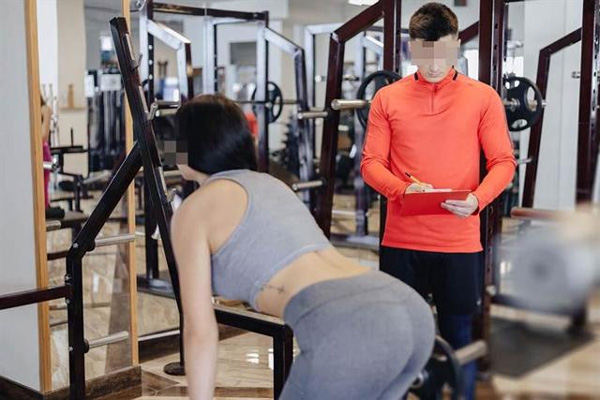 Vợ chăm đi tập gym và bao cao su trong nhà ít đi, chồng phát hiện bí mật động trời-1