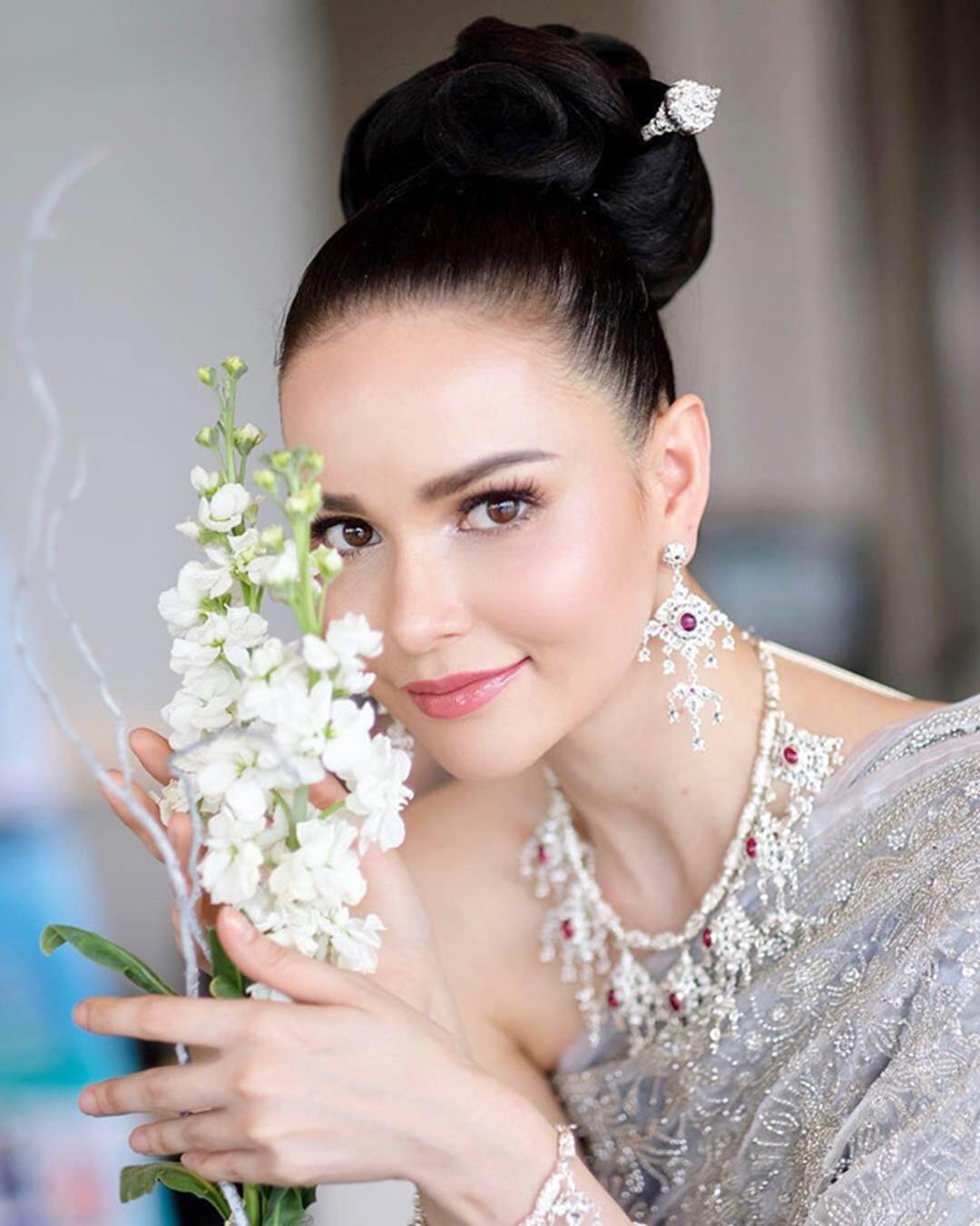 Vẻ đẹp như búp bê của mỹ nhân Thái lai Tây sắp đến Việt Nam-9