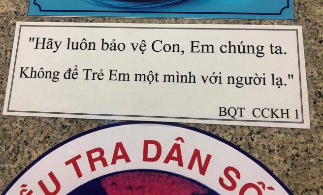 Sau vụ nguyên Viện phó VKS sàm sỡ bé gái, hàng loạt chung cư ở TP.HCM dán cảnh báo, nhắc nhau bảo vệ con-4