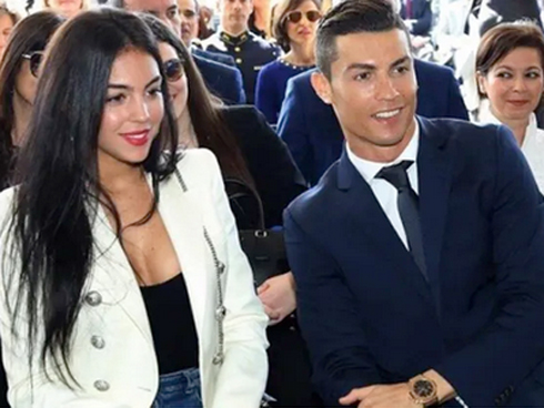 Ronaldo gặp tiếng sét ái tình như thế nào?-4