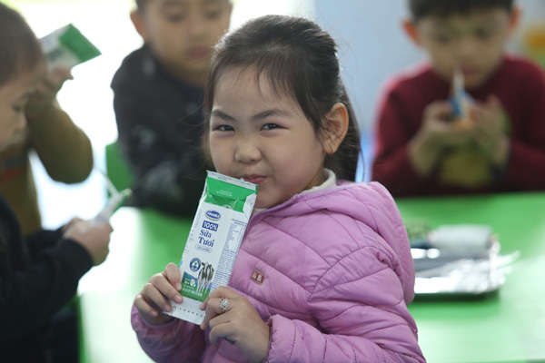 Gần 1 triệu trẻ Hà Nội uống ‘Sữa học đường’-1