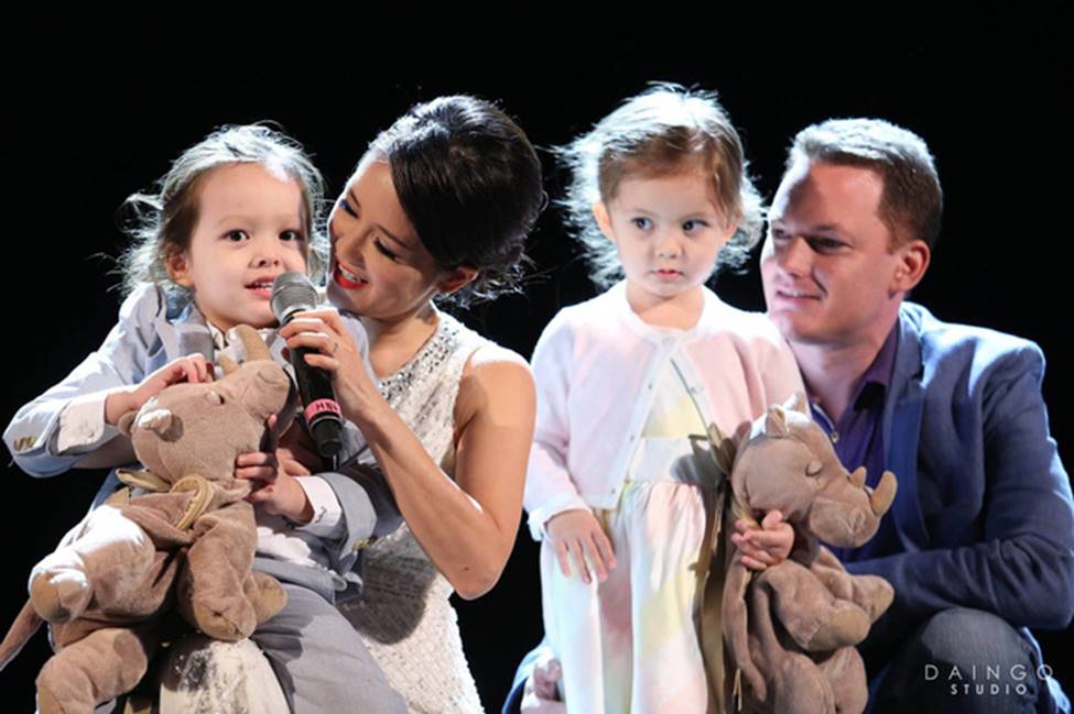 Hóa ra chính Hồng Nhung mới là người tới sau, chồng cũ của cô và vợ mới đã từng là mối tình đầu” của nhau-3