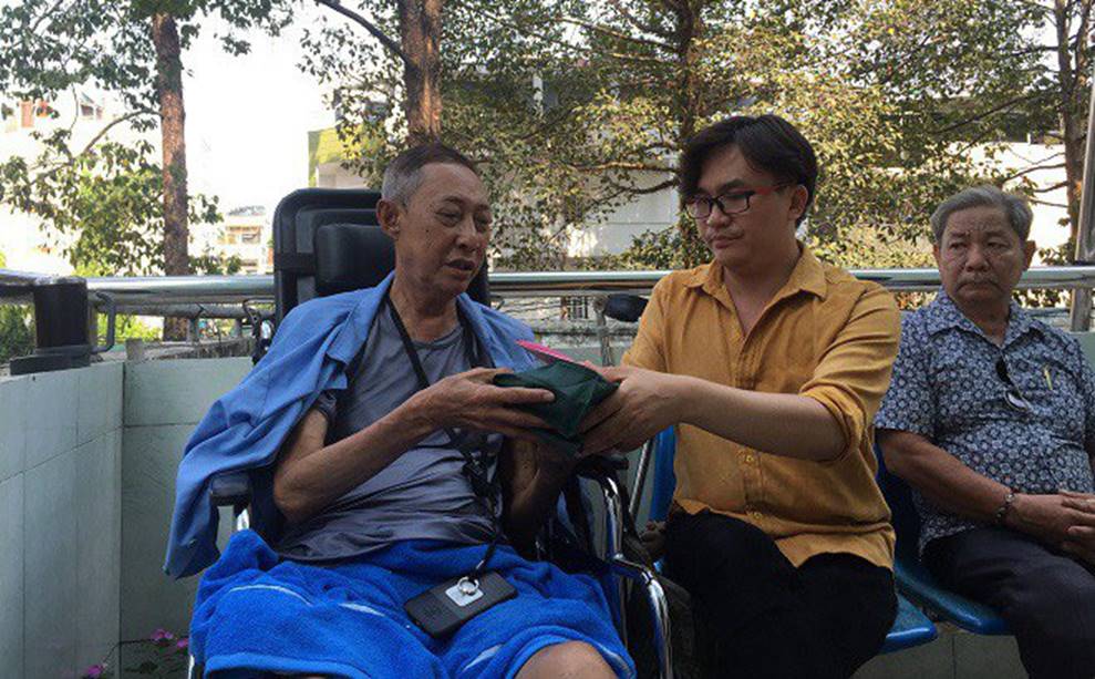 Sức khỏe của nghệ sĩ Lê Bình chuyển biến nguy hiểm, MC Đại Nghĩa gửi tặng 270 triệu đồng-1