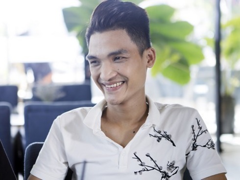 CƯỜI XỈU: Mạc Văn Khoa hướng dẫn soái ca Người ấy là ai nhảy sexy nhưng động tác hệt như sai khớp háng-1